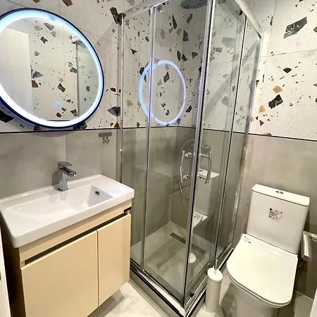 아파트 Agora Lx & *